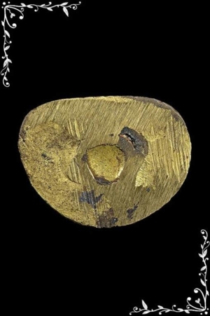 รูปหล่อหลวงพ่อเงิน พิมพ์ใหญ่ รุ่นช้างคู่ ออกวัดท้ายน้ำ พ.ศ. 2526