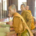 พระอาจารย์บุญกาญจน์ อนุตตโร และคณะสงฆ์ ร่วมกันถวายหนังสือพระอภิธรรม ณ วัดโพธิ์ชัย