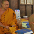 แม่ชีเตือนใจ พุทธเจริญถวายพระไตรปิฎก