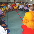 วงล้อมธรรมะเพื่อครอบครัวอบอุ่น
