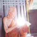 หยดน้ำบนใบบัว