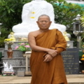 บทความทางธรรม : หลวงพ่อสอน "สำหรับคนฉลาด .."
คนโง่เอาธรรมะของพระพุทธเจ้าไม่ได้นะ คนโง่สงบใจไม่ได้นะ คนที่สงบใจไม่ได้ก็ยังฉลาดในใจตัวเองไม่ได้ คนปัญญา
