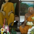 หลวงปู่ขาว และหลวงปู่แหวน ที่วัดถ้ำกองเพล